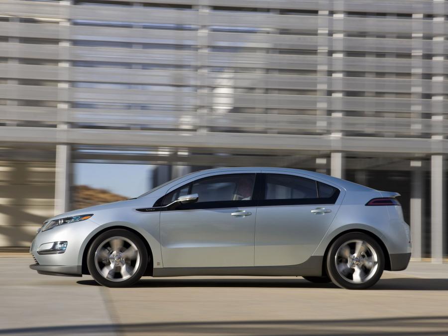  Chevrolet Volt Production Show Car 2011 года  (фото 39 из 55)